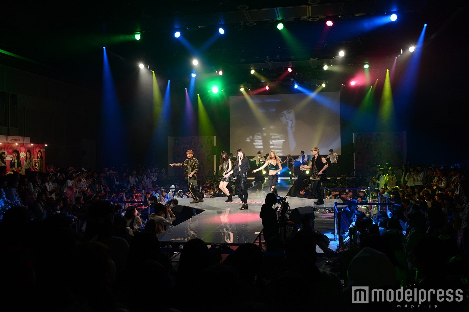 lol（C）モデルプレス