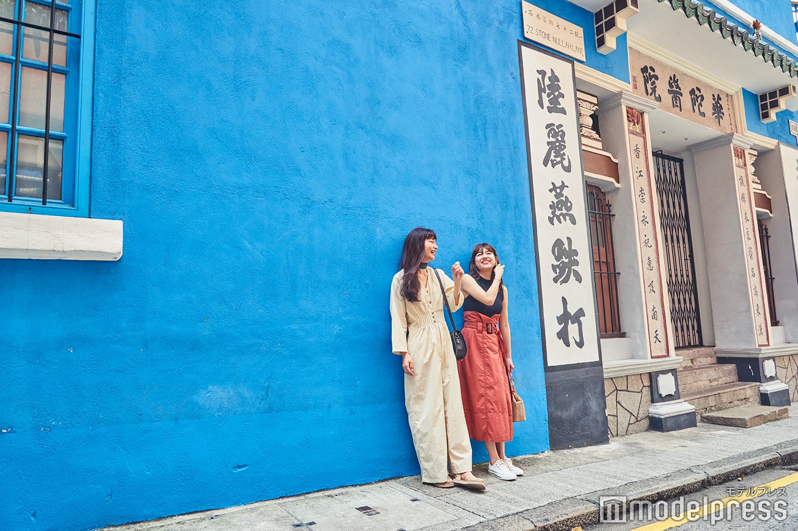 清々しく鮮やかな青壁。ここを背景に写真を撮るだけで絵になる （C）モデルプレス