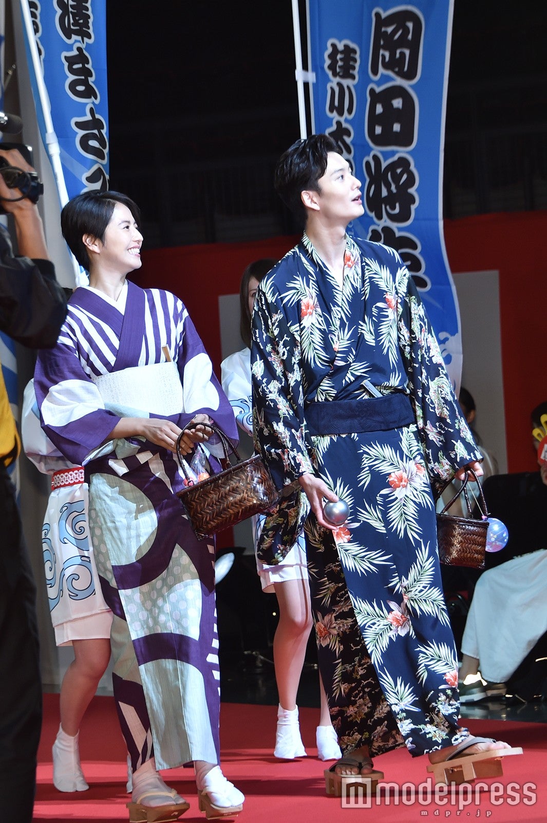 長澤まさみ、岡田将生（C）モデルプレス