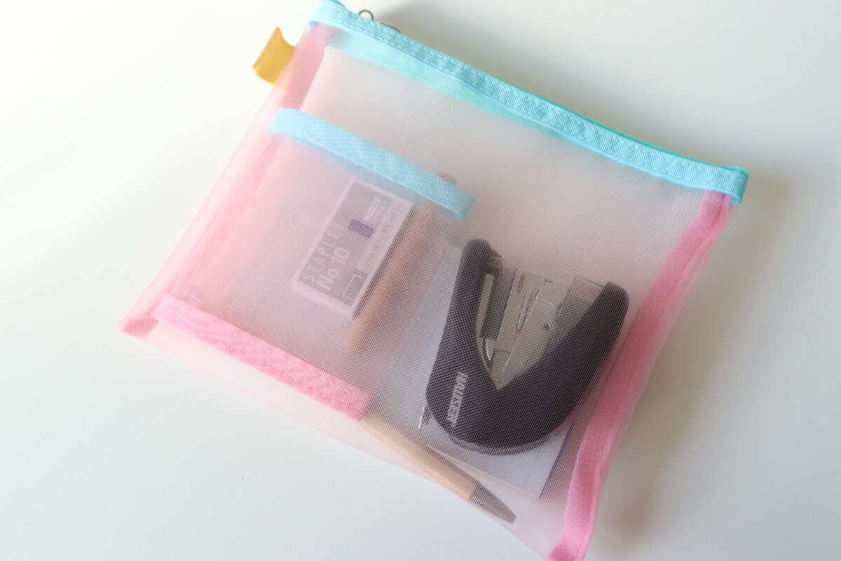 ミニポケット付メッシュポーチ　文具収納