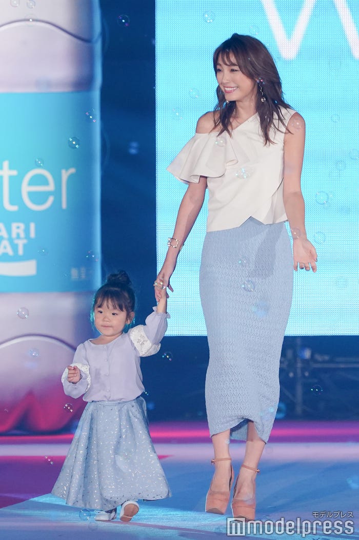 茉叶菜ちゃん、木下優樹菜(C)モデルプレス