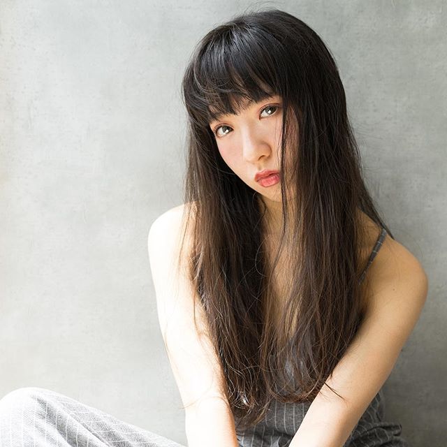 毛量が多い人こそ似合うロングヘア14選 悩みを解消して旬のおしゃれを演出 モデルプレス 毛量が多い人こそ似合うロングヘア14選 悩みを解消して旬のおしゃれを演出 モデルプレス