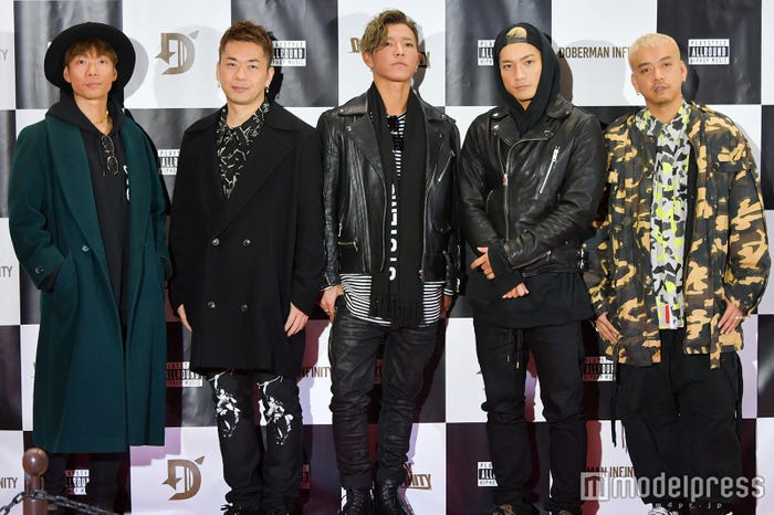 DOBERMAN INFINITY(左から:P-CHO、GS、KAZUKI、SWAY、KUBO-C)/(C)モデルプレス