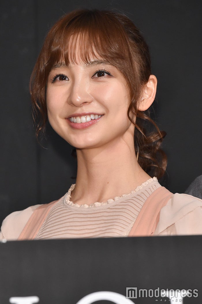 篠田麻里子 幼少期の ちび麻里子様 公開 美形dna強い 家族写真に反響 モデルプレス