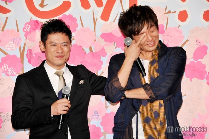 左から:伊藤淳史、小出恵介