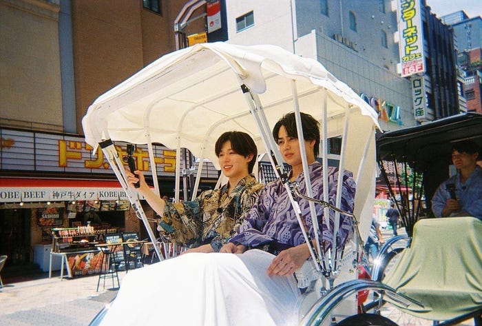 西山智樹、前田大輔「山里亮太の愛情ナレーション」(提供写真)
