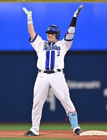 DeNA 逆転勝ちで2連勝 七回まで無安打も八回に一挙4得点