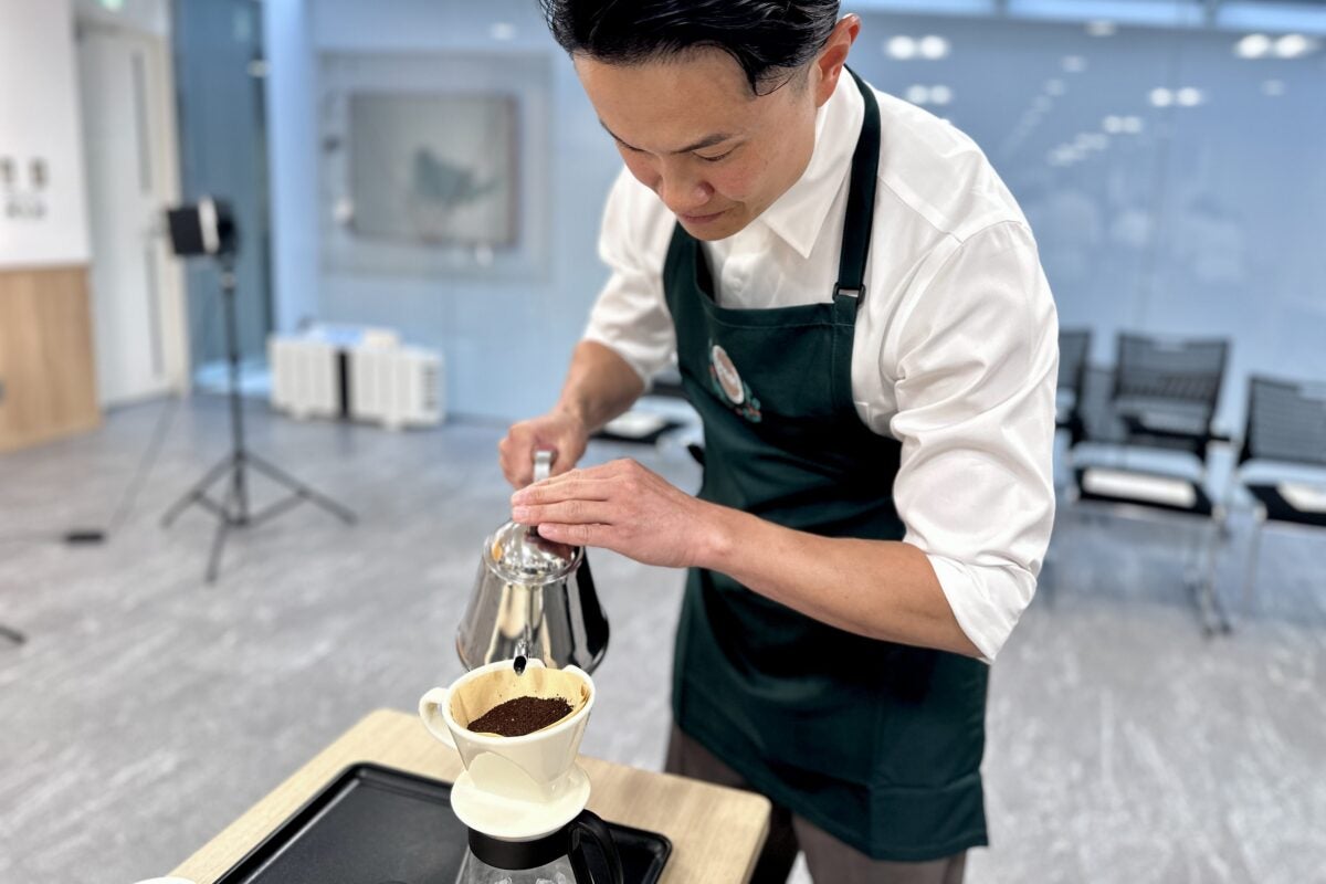 タリーズの夏限定コーヒーが“真逆”すぎた いつものコーヒーの香りが変わる簡単テクも