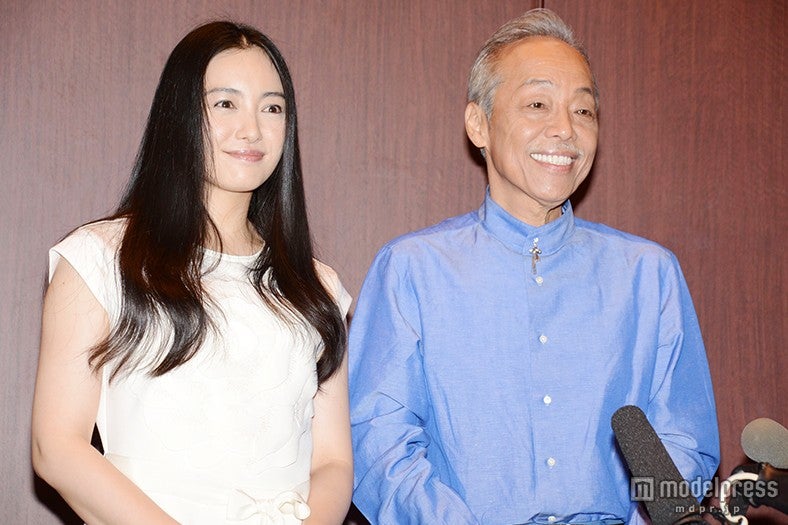 （左から）仲間由紀恵、谷村新司