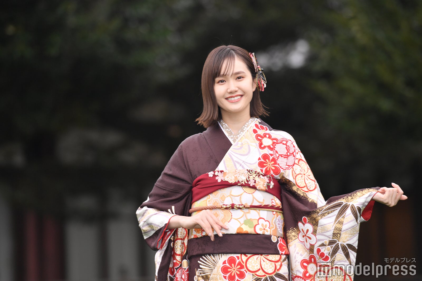 尾碕真花（C）モデルプレス