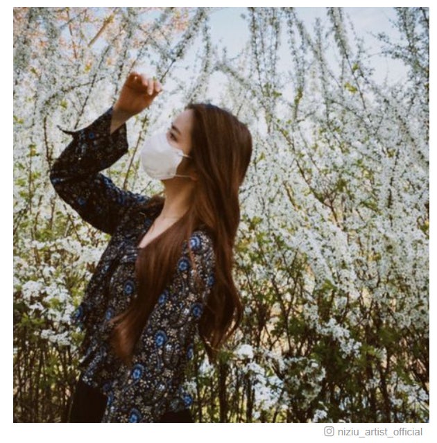 NiziUマヤの手繋ぎショット 「誰と？」ファンの予想広がる