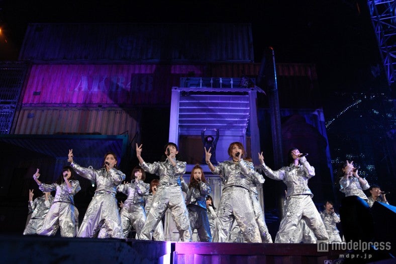 「AKB48 2013真夏のドームツアー～まだまだ、やらなきゃいけないことがある～」福岡公演1日目より（C）AKS