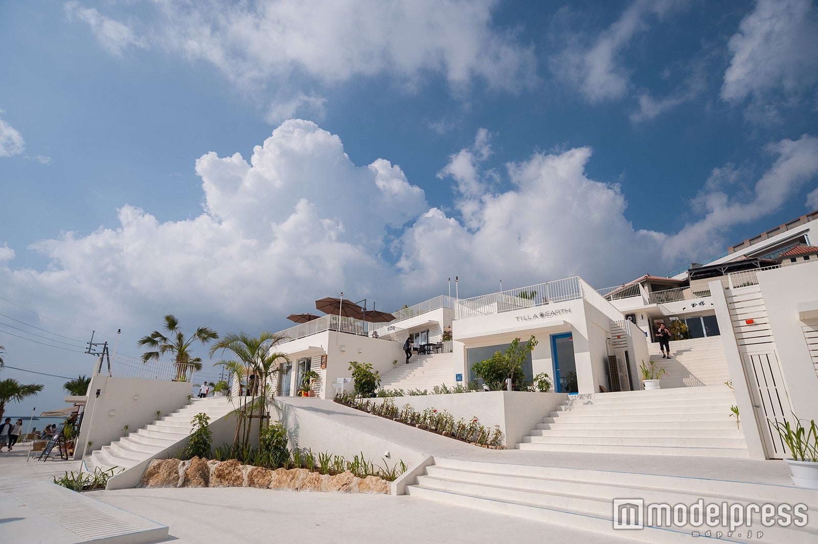 沖縄の絶景＆食を楽しむ“レストランバス”が今秋運行