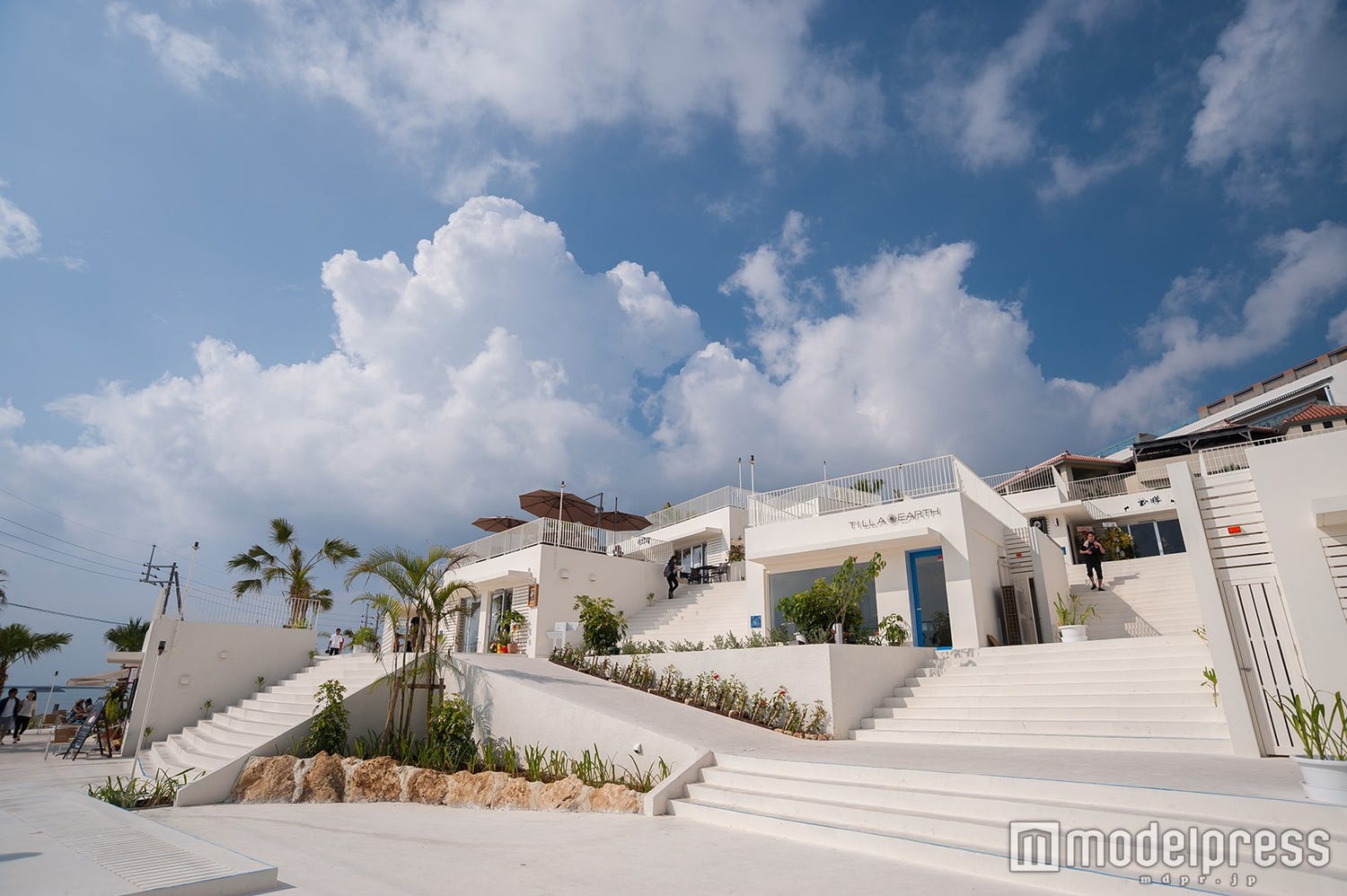 沖縄の絶景&食を楽しむ“レストランバス”が今秋運行