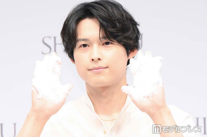 SixTONES松村北斗、幼少期の憧れを真剣回答「皆さんがプリキュアになりたいのと同じ」