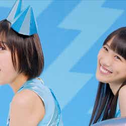 (左から)玉井詩織、高城れに/新CM「爽 バニラと氷篇」