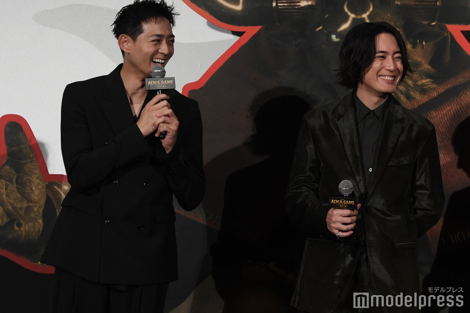 田中樹とのトークで爆笑する竜星涼、間宮祥太朗（C）モデルプレス