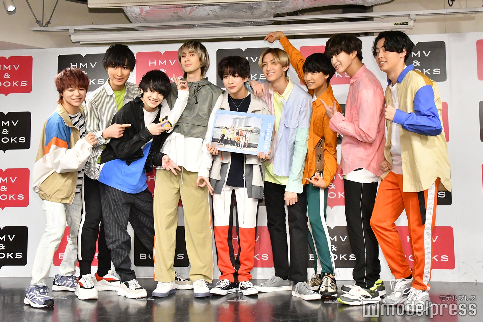 SUPER★DRAGON／（左から）志村玲於、飯島颯、伊藤壮吾、ジャン海渡、田中洸希、古川毅、柴崎楽、池田彪馬、松村和哉（C）モデルプレス