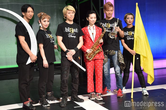 和田拓也、本庄千穂、石川直、島崎遥香、米所裕夢、藤井麻由(C)モデルプレス