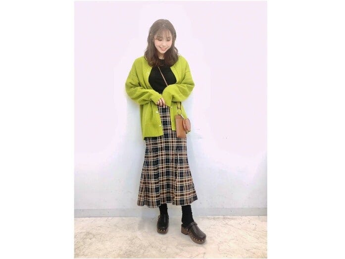 裾がきれいに広がるマーメイドスカートはコーデのポイントにも　出典：StyleHint