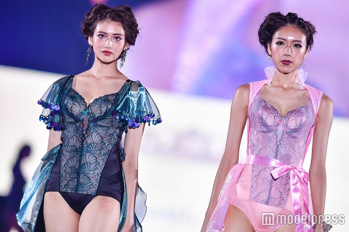 木津レイナ 美谷間くっきり ランジェリーで妖艶ランウェイ 関コレ17a W モデルプレス