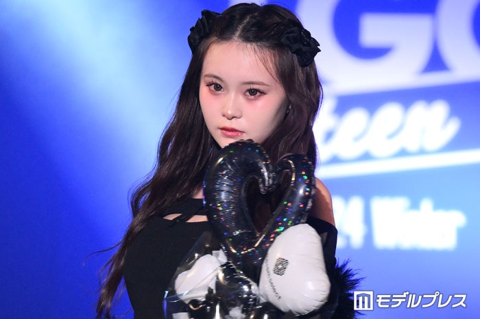 美人YouTuber、成人式での3姉妹ショット＆母顔出し2ショット公開「遺伝子最強」「愛に溢れた家族」と反響