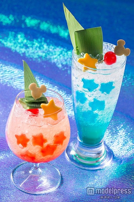 “ディズニー七夕デイズ”スペシャルノンアルコールカクテル　おりひめ、ひこぼし各￥1240（C）Disney