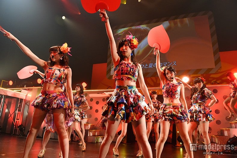 長崎県・長崎ブリックホールで公演を行ったAKB48ヤングメンバー（C)AKS