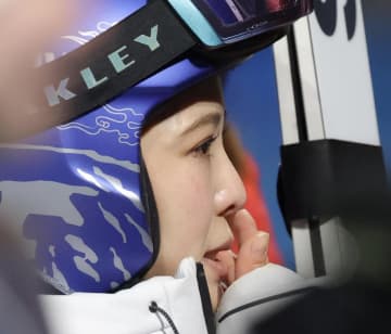 涙の高梨沙羅「戻ってこさせてくれてありがとうございます」混合団体メダルで悪夢晴らした4度目五輪に感謝と悔しさ「だかこそ自分の今の能力のなさ。もっと強くなって力に」【一問一答】