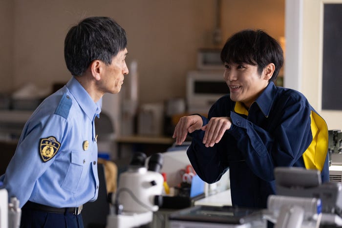 徳井優、泉澤祐希「ギークス~警察署の変人たち~」第3話より(C)フジテレビ