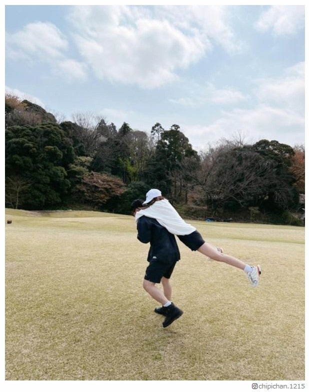 近藤千尋＆ジャンポケ太田夫妻、“ラブラブおんぶショット”が話題「こんな夫婦憧れる」「2人とも体力ある」