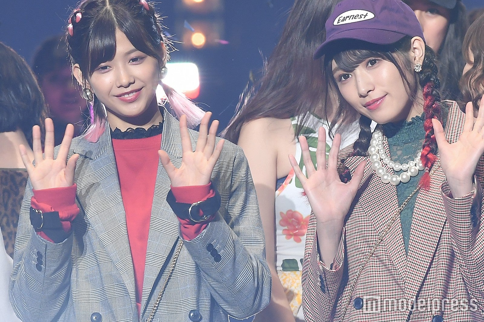 渡邉理佐＆渡辺梨加（C）モデルプレス