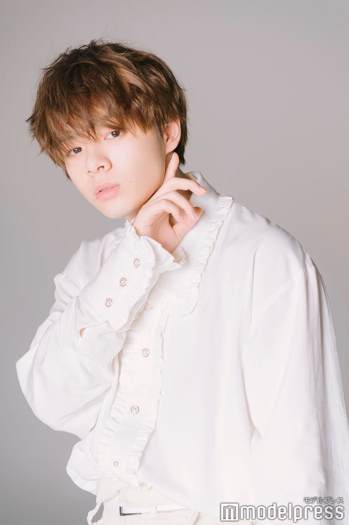 鶴房汐恩(C)モデルプレス