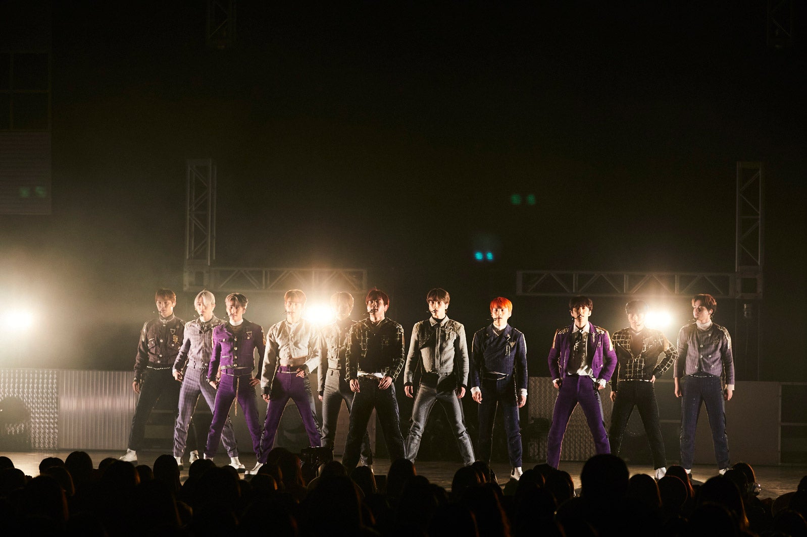 JO1／「MIDNIGHT SUN」ショーケース東京公演より（C）LAPONE ENTERTAINMENT