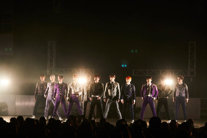 JO1/「MIDNIGHT SUN」ショーケース東京公演より(C)LAPONE ENTERTAINMENT