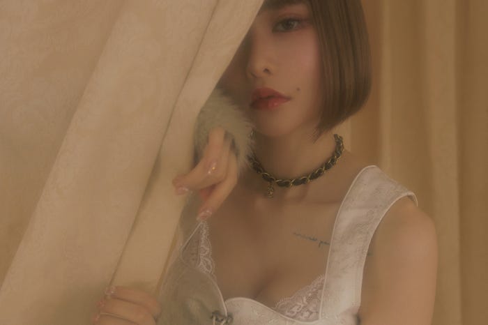 戦慄かなの「LARME」047 Winterより(提供写真)