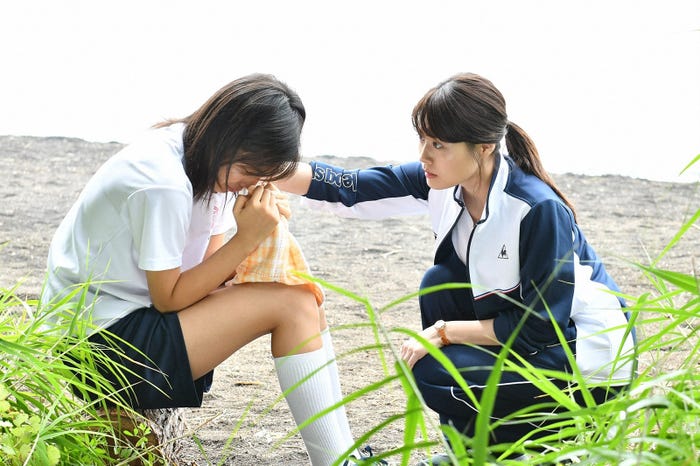 小野莉奈、有村架純/「中学聖日記」第3話より(C)TBS