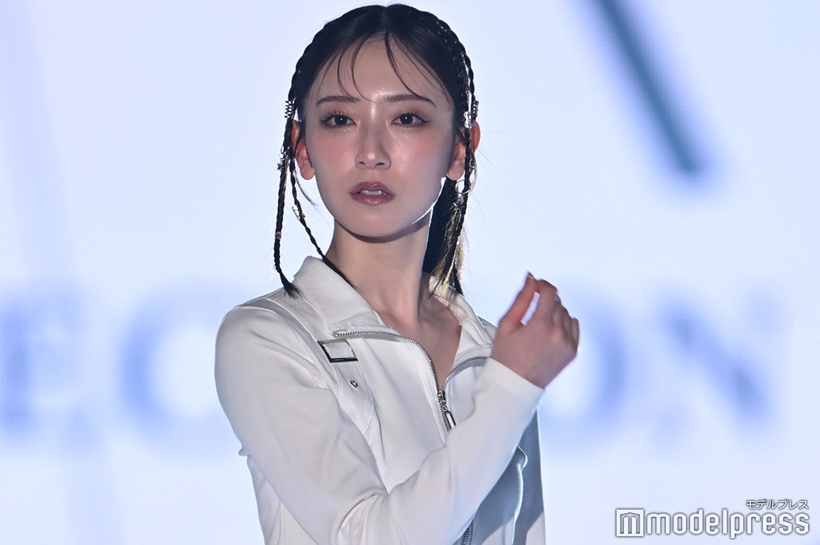日向坂46金村美玖、編み込みヘアで雰囲気ガラリ「かっこいい」「見惚れた」と絶賛の声【TGC2026 S/S】