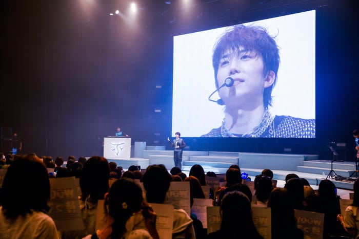 ウヨン/撮影:石井亜希(田中聖太郎写真事務所)