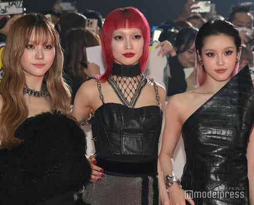 XG、個性派衣装で登場 手繋いでレカペ闊歩【MTV VMAJ レッドカーペット】