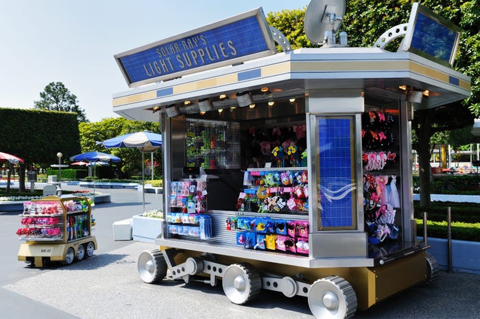 「ソーラー・レイズ・ライトサプライ」(C)Disney