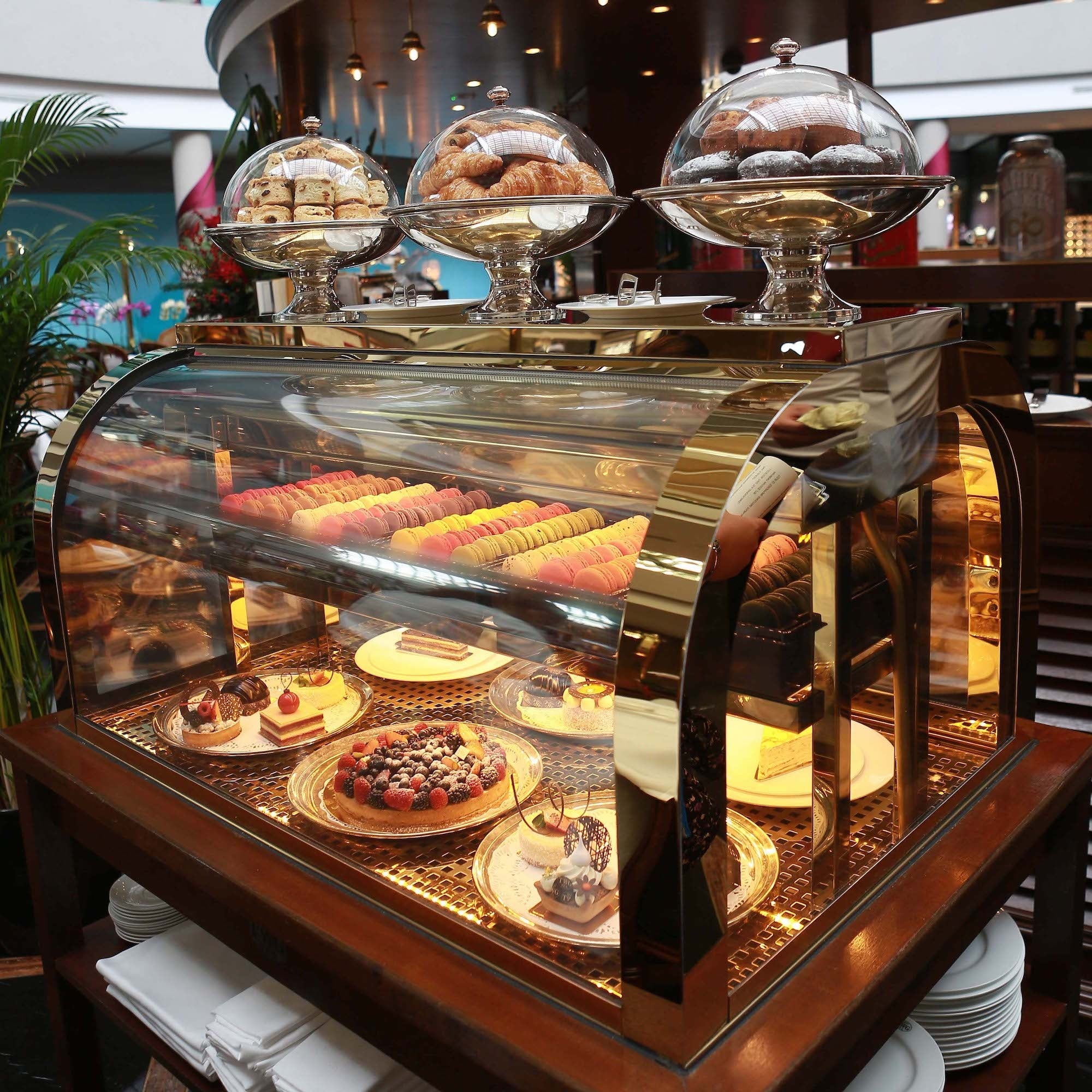 マリーナベイサンズでショッピング／画像提供：JTBワールドバケーションズ