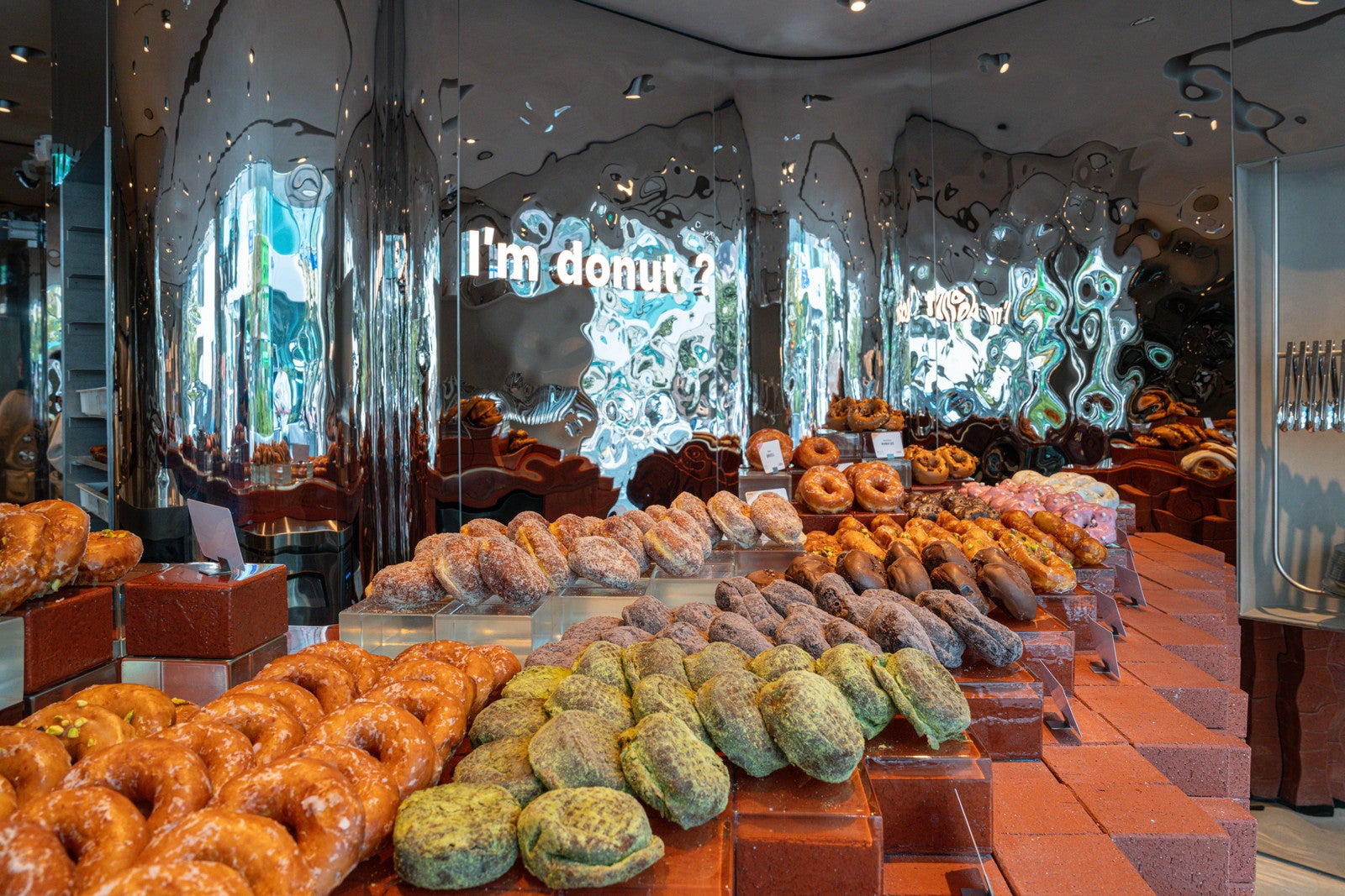 「アイムドーナツ？」韓国・聖水に誕生 ソウル限定フレーバー含む約30種を提供