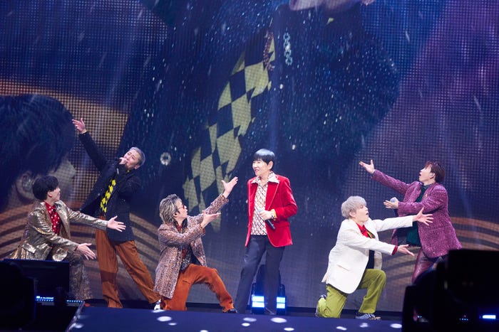 (左から)工藤大輝、大野雄大、和田颯、和田アキ子、 岩岡徹、花村想太(提供写真)