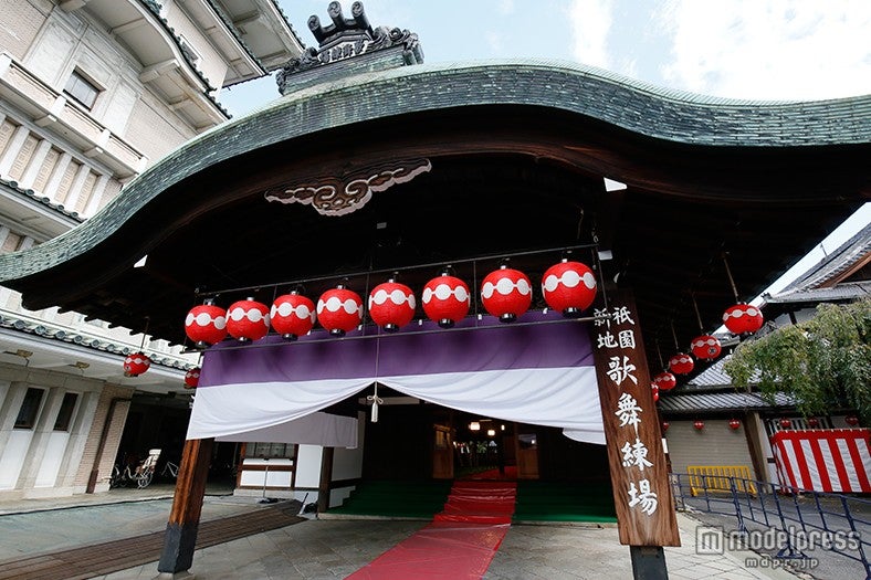 オープニングセレモニーが行われた祇園甲部歌舞練場(c)京都国際映画祭