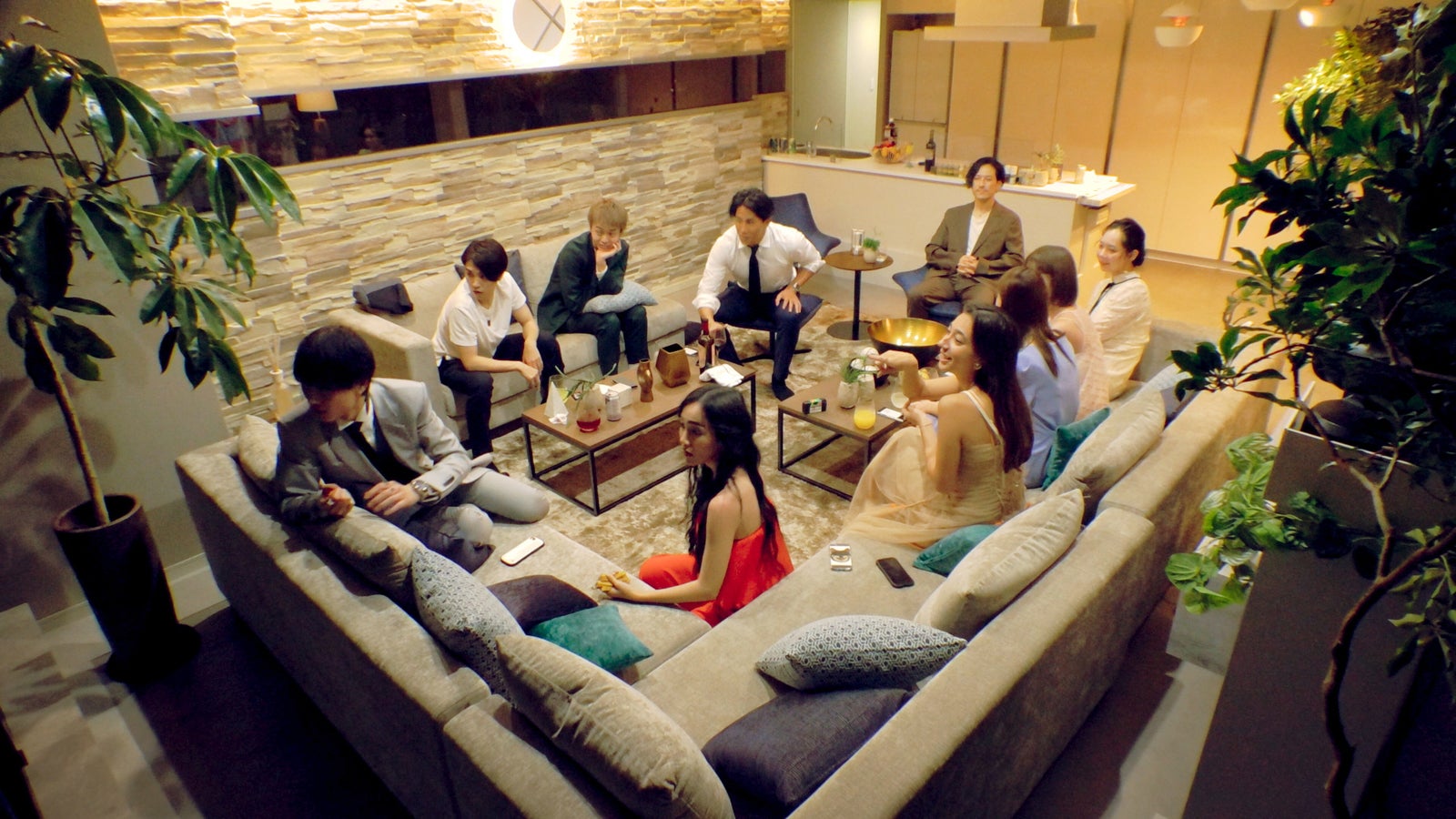 「ラブ トランジット」第1話（C）2023 Amazon Content Services, LLC or its Affiliates. All Rights Reserved.