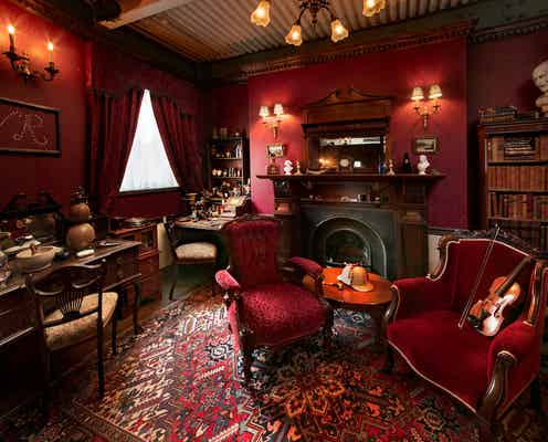 英国アンティーク博物館「BAM鎌倉」シャーロック・ホームズの部屋再現、物語と縁の深い貴重な品を展示