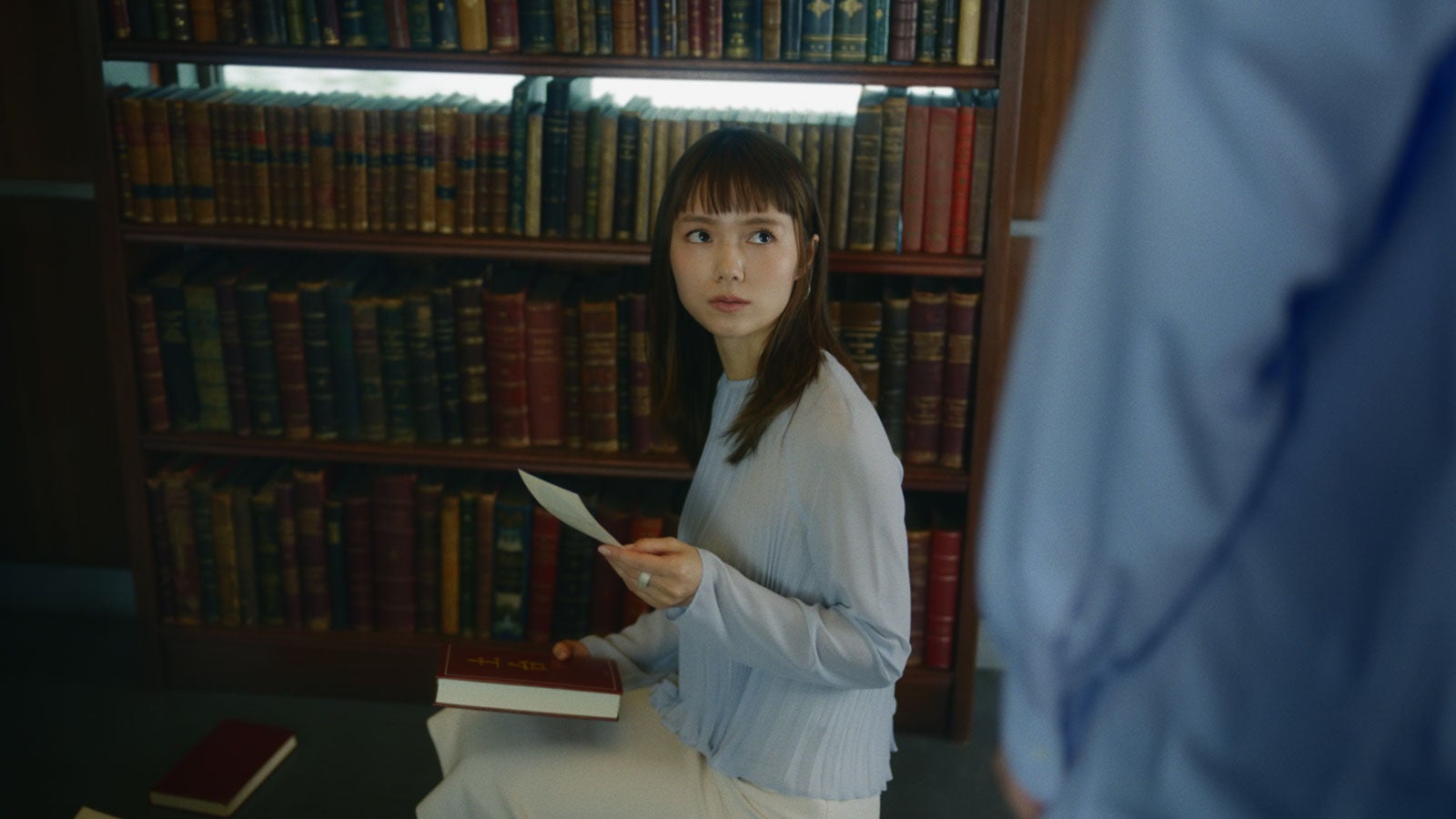 宮崎あおい／新テレビCM「列車のふたり セラミド」篇より（提供写真）