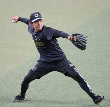 阪神 育成出身サイドスロー右腕の神宮が初の出場選手登録 前日黒星の今朝丸が登録抹消