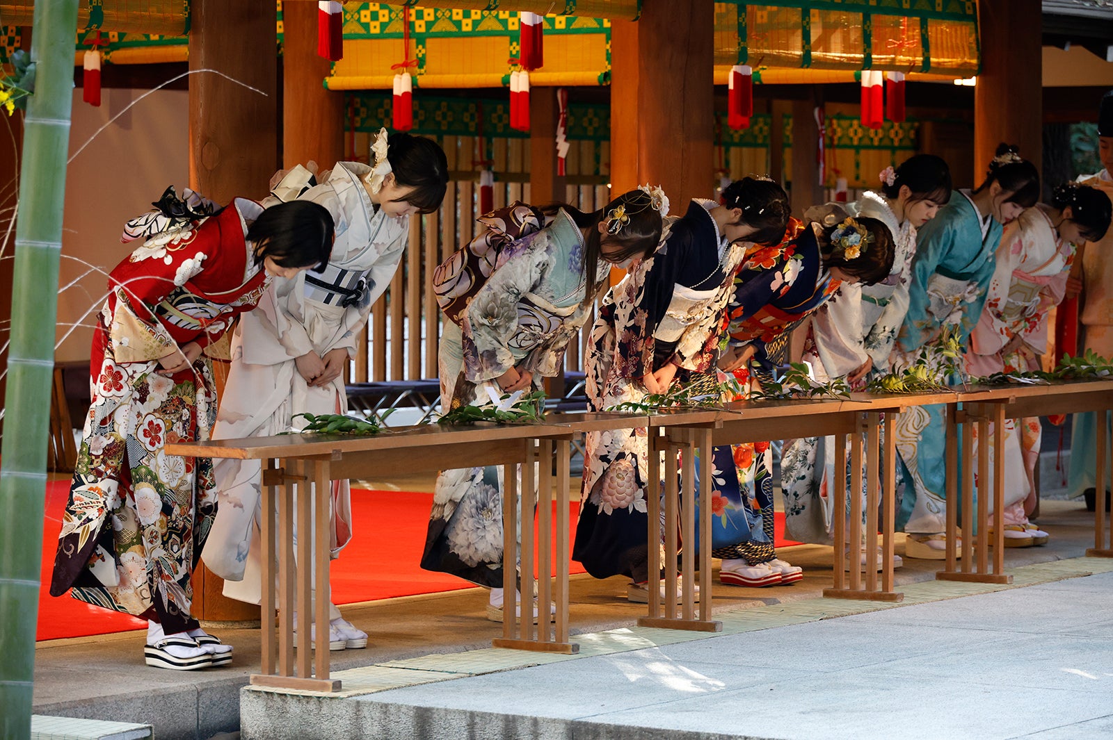 乃木神社 本殿でのご祈祷の様子（C）乃木坂46LLC